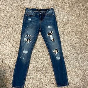 Judy Blue distressed skinny jeans size 9/29